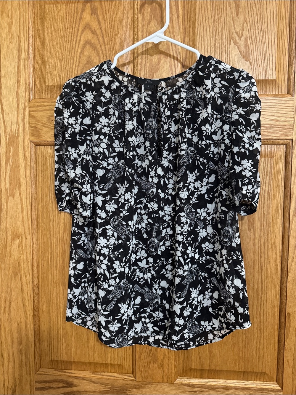 Floral Bird Print Short Sleeve Blouse - Black & White